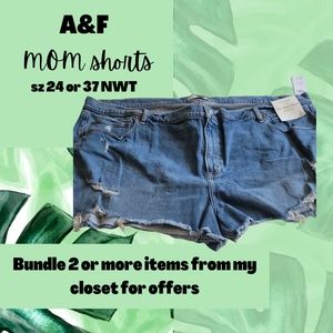 Abercrombie & Fitch Mom Shorts